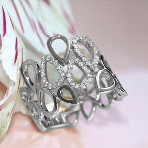 Anello da Donna con Design a Goccia Cava - Product Image 4