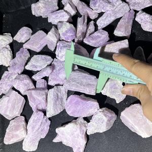 Cristalli Naturali Grezzi di Alta Qualità, Spodumene e <span class=keywords><strong>Kunzite</strong></span> Viola Grezza per Decorazione d'Interni - Product Image 5
