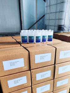 Additif spécial AUS anti-cristallisation SCR, solution d'urée pour voitures diesel avec emballage personnalisé en bouteille et en IBC - Product Image 3