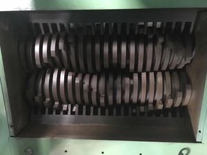 Macchina trituratore doppio albero/macchina triturazione plastica a due alberi per legno WPC/carta/plastica/scatola di cartone/metallo - Product Image 4