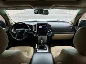 Gran Oferta: SUV Todoterreno de Lujo de <span class=keywords><strong>Segunda</strong></span> <span class=keywords><strong>Mano</strong></span>, Toyota <span class=keywords><strong>2010</strong></span>, Motor 5.7L de Aspiración Natural, Transmisión Automática de 6 Velocidades, Tracción 4x4 Permanente, Volante a la Izquierda - Product Image 4