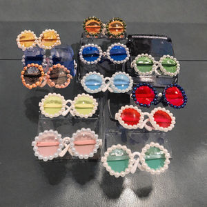 Nouveaux accessoires de gros pour animaux de compagnie : lunettes d'été mignonnes en plastique pour chats et petits chiens, idéales pour les accessoires photo - Product Image 2