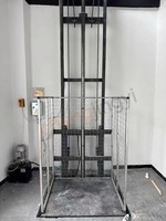 Plateforme élévatrice électrique 2m 3m 6m 10m pour le transport de marchandises, petit matériel, levage de marchandises, entrepôt, usage domestique, OEM personnalisé