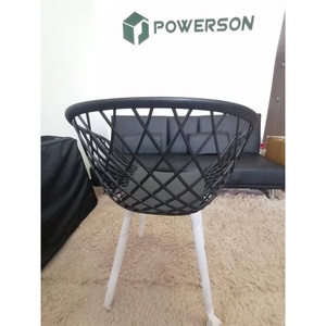 Chaise de salle à manger moderne en <span class=keywords><strong>plastique</strong></span> <span class=keywords><strong>noir</strong></span> avec pieds en métal design creux pour les loisirs terrasse jardin chambre salon bureau utilisation parc salle de sport - Product Image 3