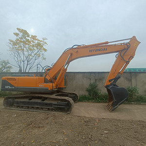 Excavatrice sur chenilles Hyundai Robex 305LC-9T d'occasion, modèle 2023, poids opérationnel de 30,2 tonnes, capacité de la benne de 1,38 m³, hydraulique Kawasaki - Product Image 6