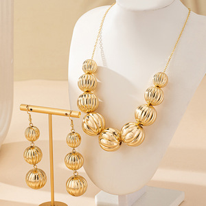 Chanceux perle pendentif boucles d'oreilles collier ensemble femmes rétro tendance perle ronde clavicule chaîne - Product Image 2