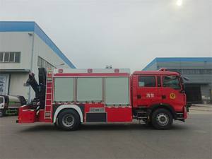 סינוטרוק הובו 4*4 הצלה חירום 8cbm מגדל מים אש טנקר - Product Image 4