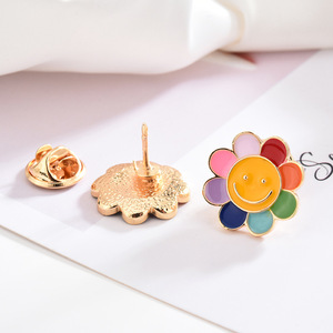 Broches de flores de cristal con diamantes de imitación de oro rosa de lujo para mujer, broche para fiesta nupcial, broches de suministro de fábrica, Broches personalizados - Product Image 5