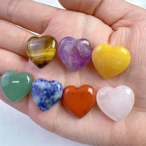 Çakra kristal kalpler setleri doğal şifa taşları kalp şekli oyma el sanatları hediyeler için aşk kalpler - Product Image 1