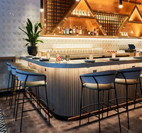 Comptoir de bar moderne en surface solide translucide éclairé par LED pour usage commercial dans les hôtels et centres commerciaux