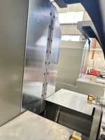 Scie de découpe robuste CNC pour murs-rideaux, machine de traitement de fenêtres de formes spéciales, découpe industrielle d'angles en aluminium composite
