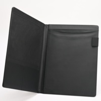 Carpeta de Presentación A4 de Cuero Negro Personalizada, con Bolsillos Interiores, Portaplumas, Impresión UV/Digital, Duradera, para Marca Corporativa y Negocios