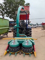 Tracteur à ensilage 1004-TB, Stage II, traction 24KN, 45km/h, boîte de vitesses 12+12, empattement 2050mm, pour opérations de fourrage