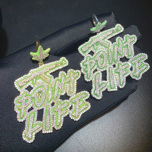 Perhiasan pria Hip Hop Baru desain titik tembak huruf tulisan keren CZ fluoresensi Enamel kalung liontin menyala dalam gelap - Product Image 3