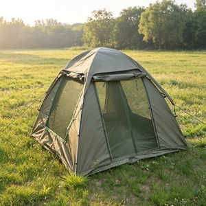 Tente de camping 2mx2mx1.6m confortable pour une personne, spacieuse, grande vestibule, pour activités de groupe en plein air, imperméable et résistante au vent - Product Image 1