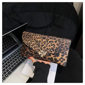 Monedero de Mujer con Estampado de Leopardo, Cartera Corta Plegable de Cuero PU, Tarjetero para Mujer, para Uso Diario, Bolso de Mano para Mujer - Product Image 5