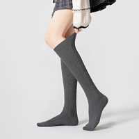 Chaussettes de Pilates personnalisées antidérapantes côtelées pour femmes, hauteur genou, avec grip, confort quotidien, OEM