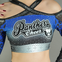 Robe de cheerleading 2 pièces bleu léopard ombré à épaules dénudées croisées, avec manches en maille ornées de strass, uniforme de danse avec chaussettes à nœuds