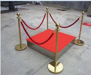 เสาคั่นฝูงชนแบบขายส่งจากโรงงาน  พร้อมเชือกสแตนเลสสีโครเมียมทอง - Product Image 4