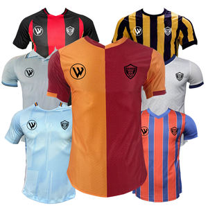 เสื้อฟุตบอลผู้ชายฤดูกาลใหม่ ผลิตจากโพลีเอสเตอร์ 100% แห้งเร็ว ระบายอากาศได้ดี พร้อมปักชื่อ/หมายเลขทีมตามสั่ง สำหรับปี 2025-2026 - Product Image 5