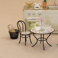 Meubles miniatures en fer à l'échelle 1:12, ensemble de table et de chaises en trois pièces, adapté à la décoration de maison miniature
