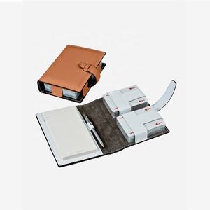 <span class=keywords><strong>Cartes</strong></span> à <span class=keywords><strong>jouer</strong></span> ensembles avec stylo avec cahier 2 double pont en cuir titulaire de la carte à <span class=keywords><strong>jouer</strong></span> - Product Image 1