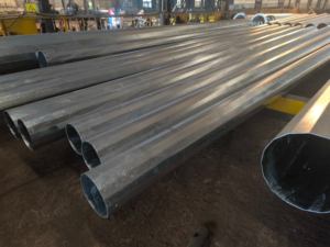 Morden Design Hoge Mast Verlichting Paal 25-40M Midden-Scharnierende Type Voor Zeehaven Of Luchthaven - Product Image 2