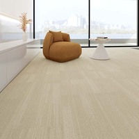 100% Universelle Nylon-Teppichfliesen Ineinandergreifende Bodenplatten Moderne Feuerfeste Büro Antistatische PE-Projekt Heim Umweltfreundlich