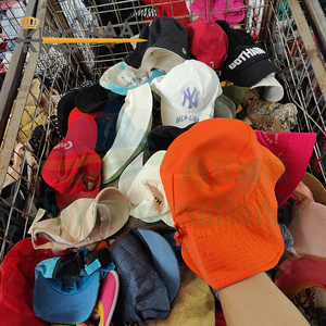Chapeaux d'été d'occasion très demandés, lot de casquettes de seconde main haut de gamme, ensemble de casquettes décontractées et chics d'occasion, exportation en gros - Product Image 2