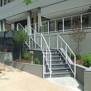 Escaliers extérieurs de haute qualité Escaliers en métal utilisés en usine Escalier central intérieur