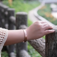 Gelang Manset Magnetik Tembaga Murni 99,9% yang Dapat Disesuaikan, Hasil Akhir Antik Klasik Bertekstur, 6 Magnet, 4 Warna untuk Grosir