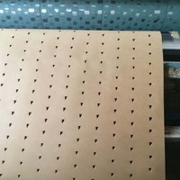 Papier kraft perforé pour la découpe de patrons en atelier de confection, papier perforé pour l'industrie textile et les usines de vêtements