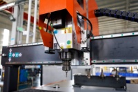 Routeur CNC 4 axes 2030 ATC pour la fabrication de meubles, avec changeur d'outils automatique et table à vide