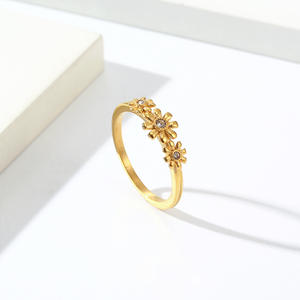 Anillo de Acero de Titanio con Diseño Floral para Mujer, Color Dorado, Joyería de Moda para Uso Diario, Engaste de Puntas K-R769 - Product Image 4