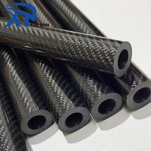 Tubo in Fibra di Carbonio Resistente alle Alte Temperature e Anti-Invecchiamento per Componenti del Vano Motore Automobilistico - Product Image 1