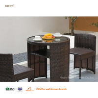 Ensemble de meubles de jardin en rotin moderne pour balcon d'appartement, idéal pour villa et hôtel, avec table et chaises, gain de place