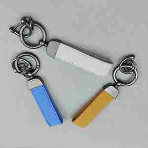 Leather Keychains in Bulk Personalized Luxury PU <b>Keychain</b> Charm Pendant <b>Custom</b> Promotional Logo for Car Business Gift Wholesale - Product Image 2