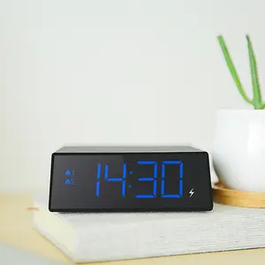 3 In 1 15W Fast Charging Led Display Desk Alarm Clock Wireless Charge Station Mobile Phone Wireless Charger