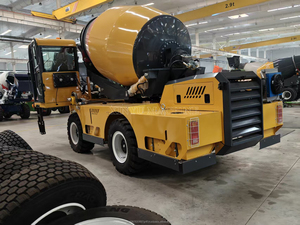 Camion malaxeur à béton autochargeur 2,6 3,5 4 m³ avec rotation synchrone du réservoir pour le transport de béton - Product Image 2