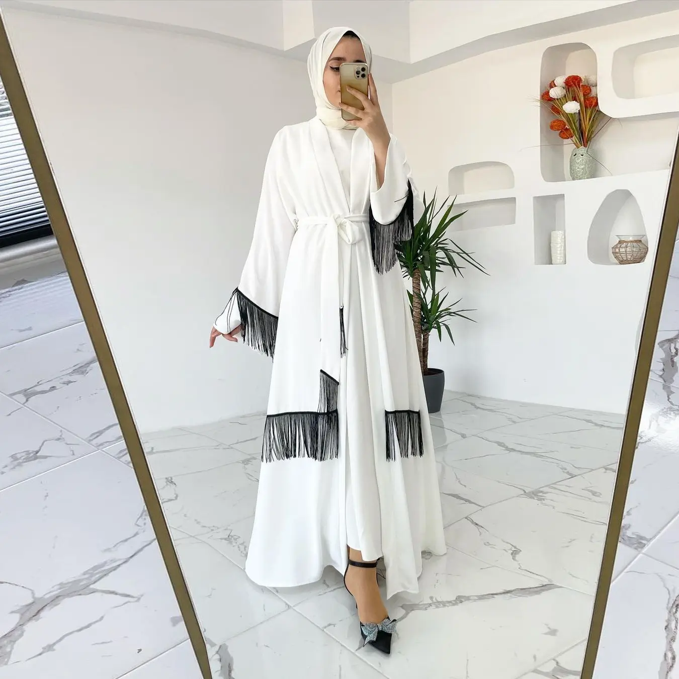 Muslimische Frauen arabisch Dubai nationales Kostüm Mittlerer Osten Abaya-Jacke Tassel Mode Kardigan-Kleid Nida Abaya