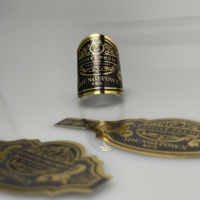 Étiquette de cigare personnalisée en gros impression en relief feuille d'or marque privée de luxe et logo autocollant de bague de cigare pour mariage et Noël