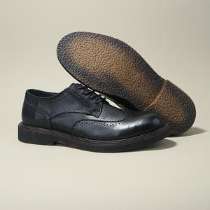 Chaussures en cuir habillées décontractées pour hommes haut de gamme, brogues à lacets sculptés, chaussures de marche imperméables en cuir de vache augmentant la taille - Product Image 1