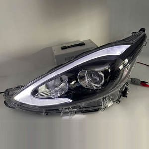 Une paire de phares de voiture pour Toyota <span class=keywords><strong>Aqua</strong></span> 2017 2018 NHP10 1NZFXE 81130-52M10 81170-52M10 LED projecteur phares DRL - Product Image 4