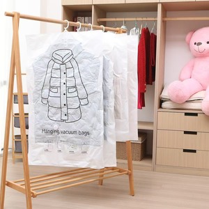 ถุงเก็บเสื้อผ้าแบบแขวน ทรงสี่เหลี่ยมผืนผ้า ทำจากผ้าไม่ทอ สำหรับจัดเก็บเสื้อผ้า แจ็คเก็ต พร้อมตะขอแขวน - Product Image 1