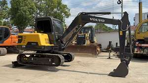 รถขุดตีนตะขาบ Volvo EC55D มือสอง สภาพดี ชั่วโมงการทำงานต่ำ น้ำหนักใช้งาน 5 ตัน บุ้งกี๋ 3 เมตร เครื่องยนต์พร้อมใช้งาน มีสินค้าในสต็อกที่เซี่ยงไฮ้ - Product Image 2