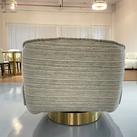 Fauteuil pivotant contemporain minimaliste rembourré de luxe avec base dorée, fauteuil d'appoint en bouclette pour salon