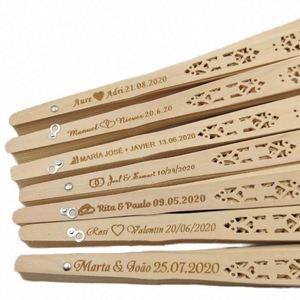 Abanicos de Mano Plegables de Madera Aromática, Artesanía China Personalizada y Económica, Abanicos de Boda, Regalos de Boda para Invitados - Product Image 1