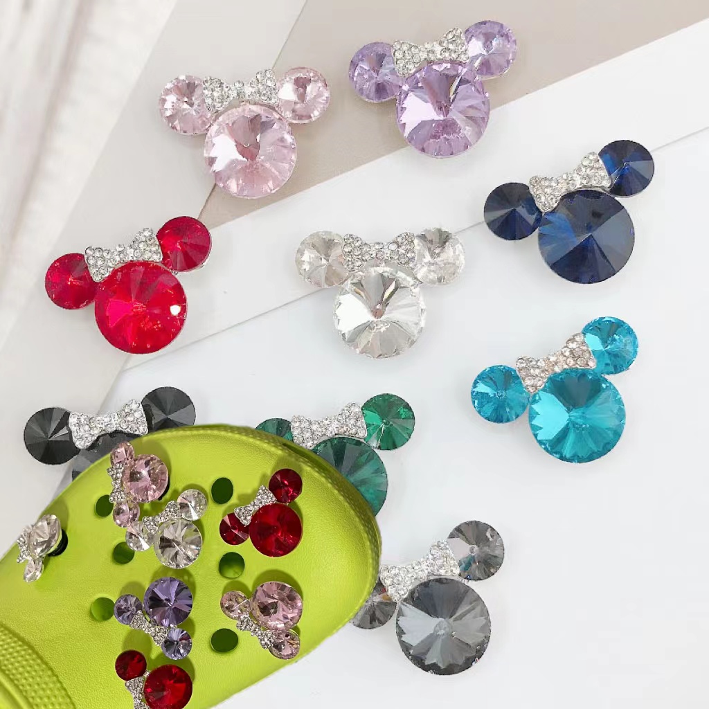 2025 Wholesale Designer Charms for Luxury Croc Charms Pride Accessories Cro Charm Designer Shoe Decoration