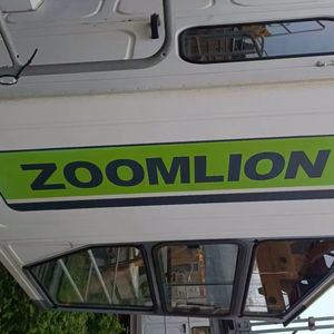 Grúa Torre Zoomlion 7025/12t Usada, Año 2022, con Caja de Cambios, Motor y Rango de Trabajo de 70m - Product Image 1