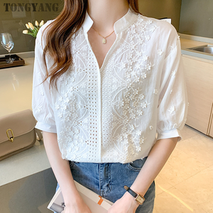 <span class=keywords><strong>เสื้อ</strong></span><span class=keywords><strong>เชิ</strong></span>้ตแขนสั้นสีขาวสไ<span class=keywords><strong>ต</strong></span>ล์เรโทรลำลองฤดูร้อน <span class=keywords><strong>ต</strong></span>งหยาง แฟชั่นฤดูร้อนสำหรับผู้<span class=keywords><strong>หญิง</strong></span> <span class=keywords><strong>เสื้อ</strong></span><span class=keywords><strong>เชิ</strong></span>้ตคอวีปักลายลูกไม้แบบใหม่ - Product Image 4